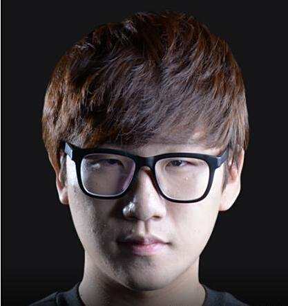 距更是天壤 距更是天壤