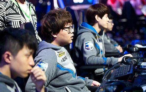 2026 WBC：日本队主帅透露，为了提升战术灵活性，日本队可能在名单中加入 1 名专职代跑