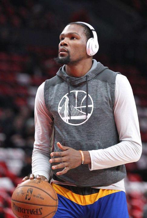 日本举办电竞比赛，本土作战特意提高奖金，不料被中国选手轻松夺冠